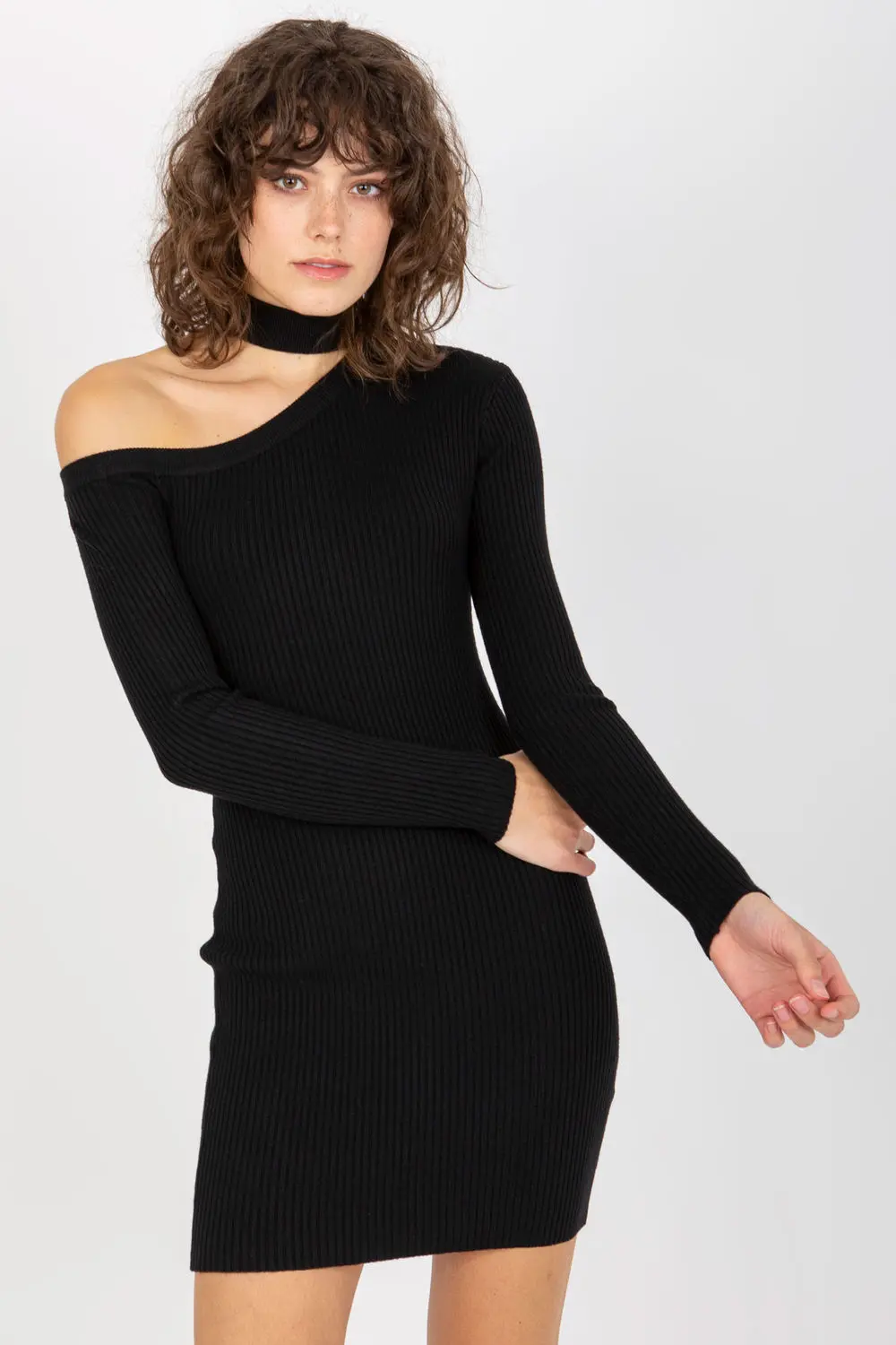 Robe noire à manches longues