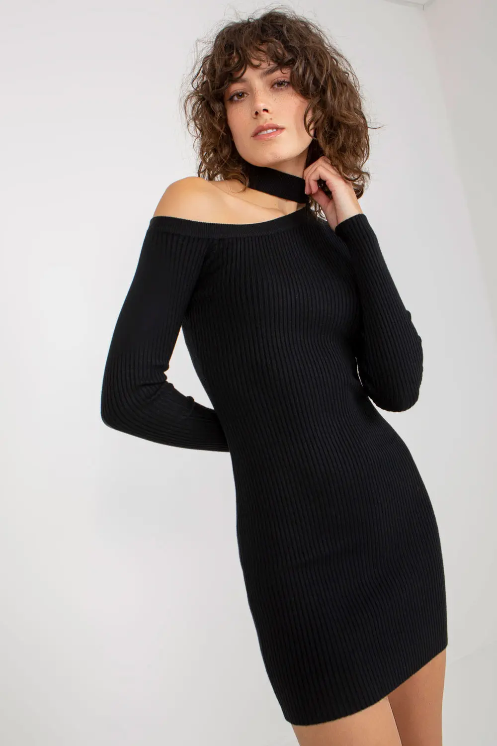 Robe noire à manches longues – Image 2
