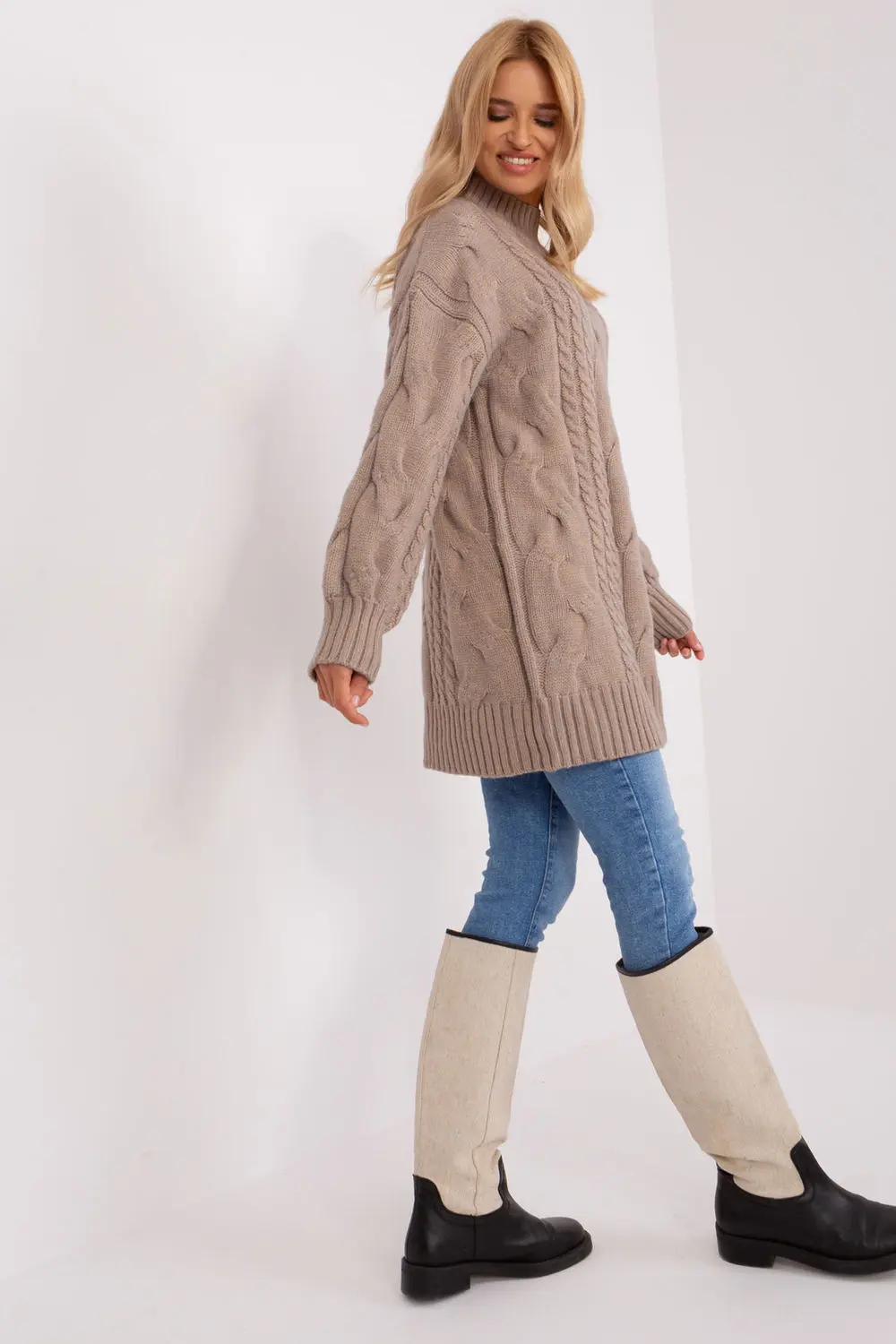 Chandail oversize long beige – Image 2