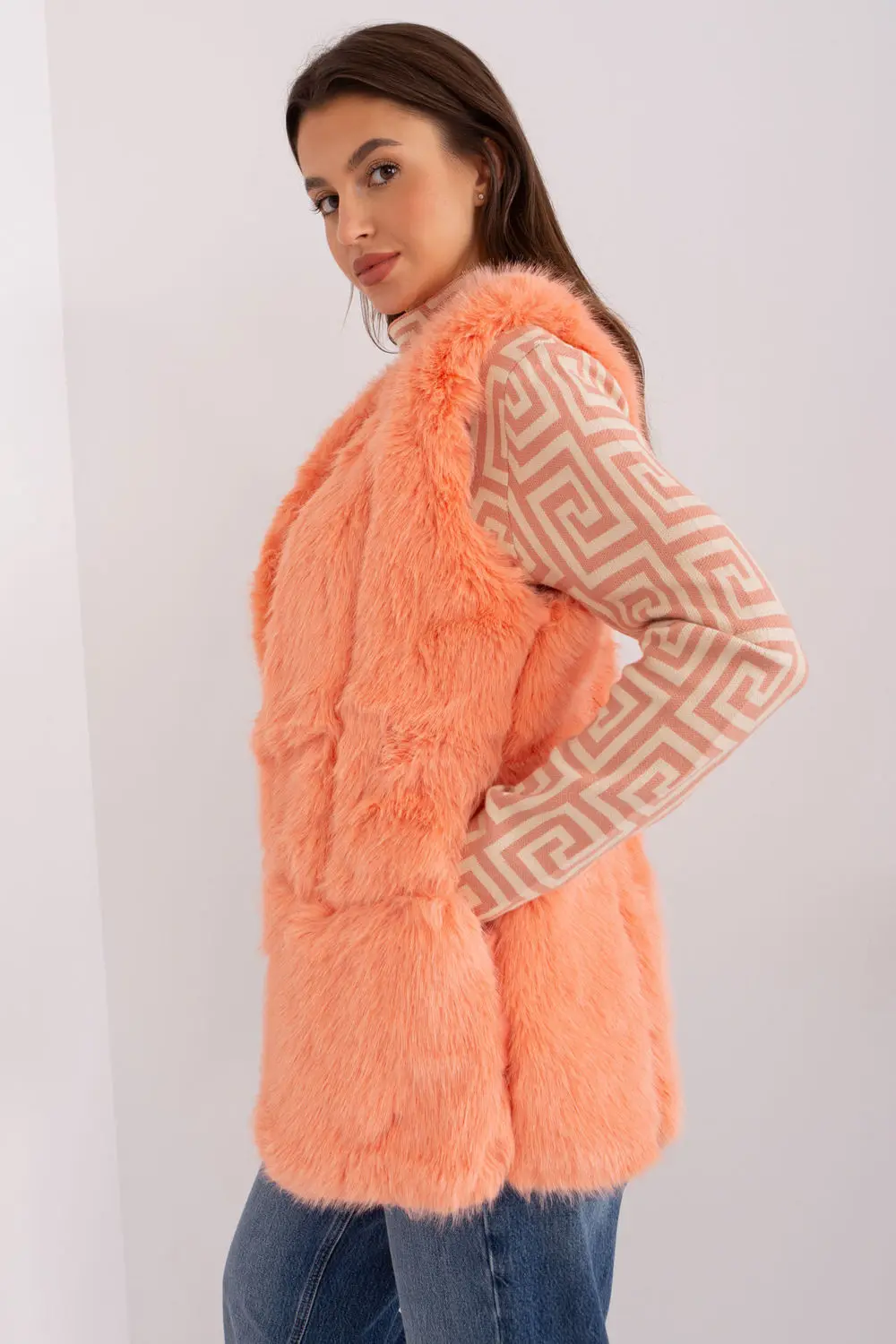 Gilet en fausse fourrure orange – Image 2