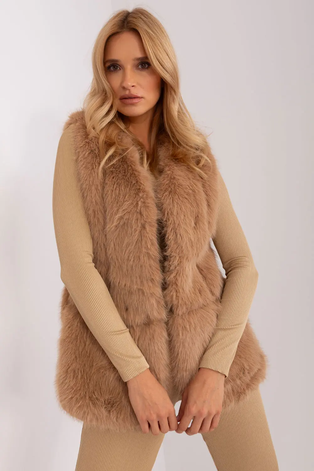 Gilet en fausse fourrure brun