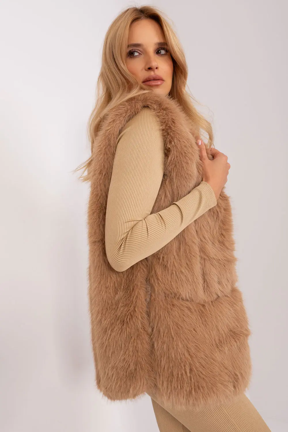 Gilet en fausse fourrure brun – Image 3