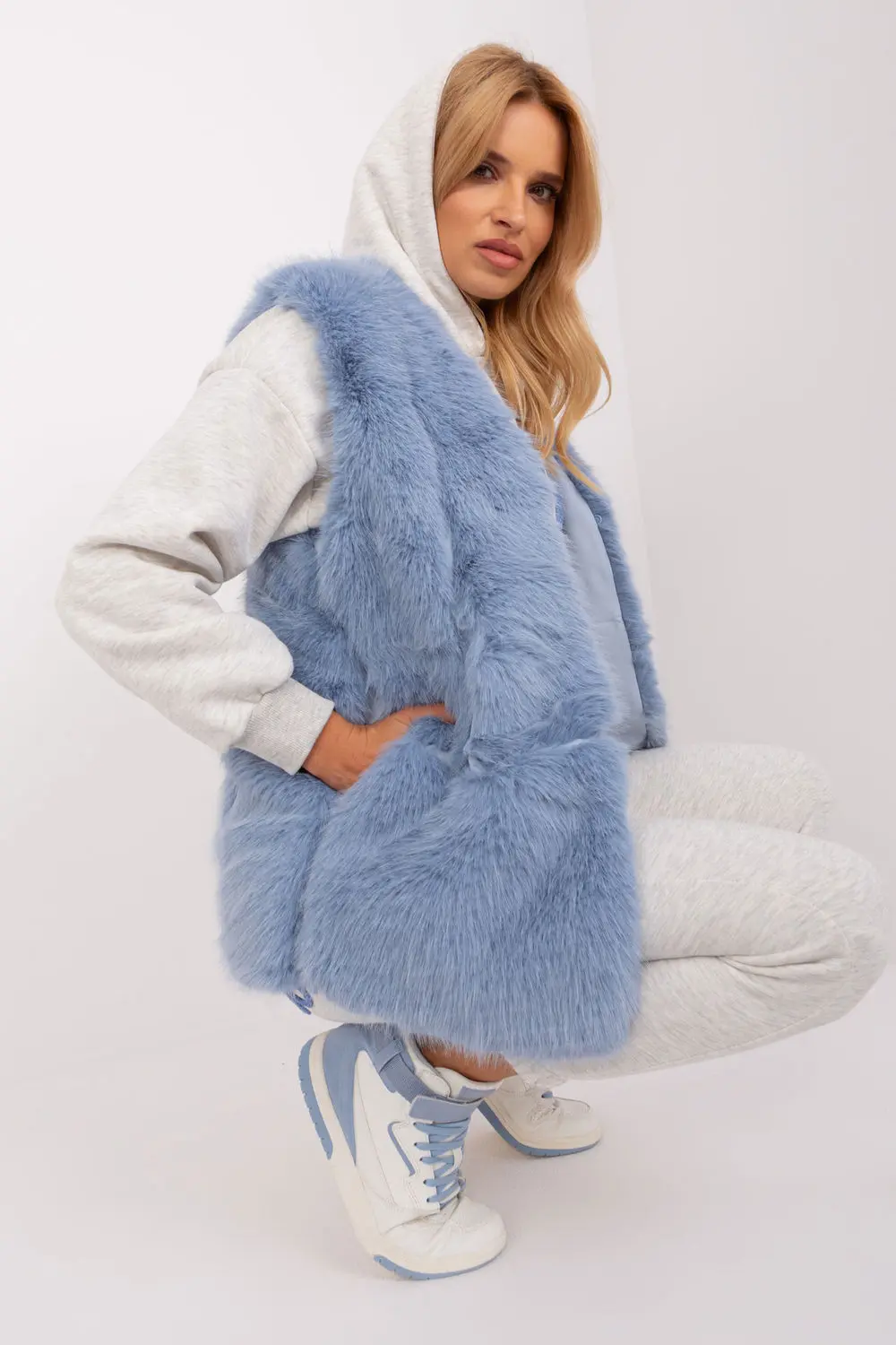 Gilet en fausse fourrure bleu – Image 2