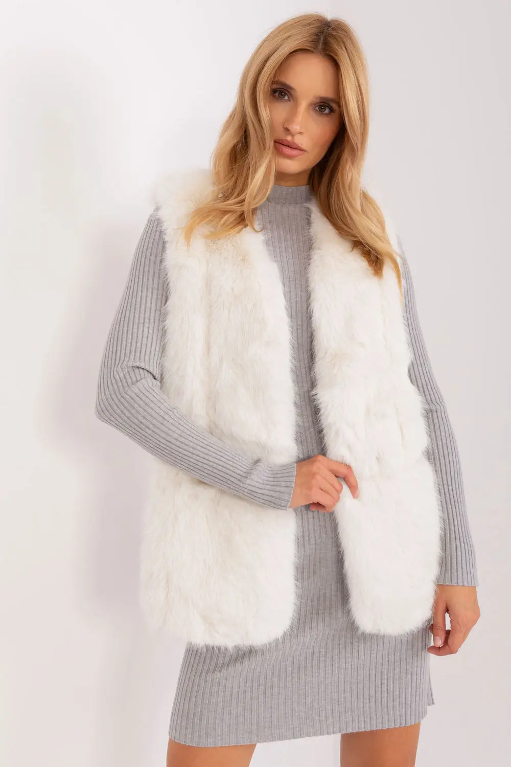 Gilet en fausse fourrure beige