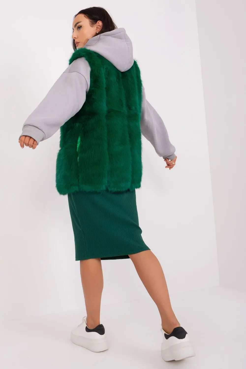 Gilet en fausse fourrure vert – Image 3