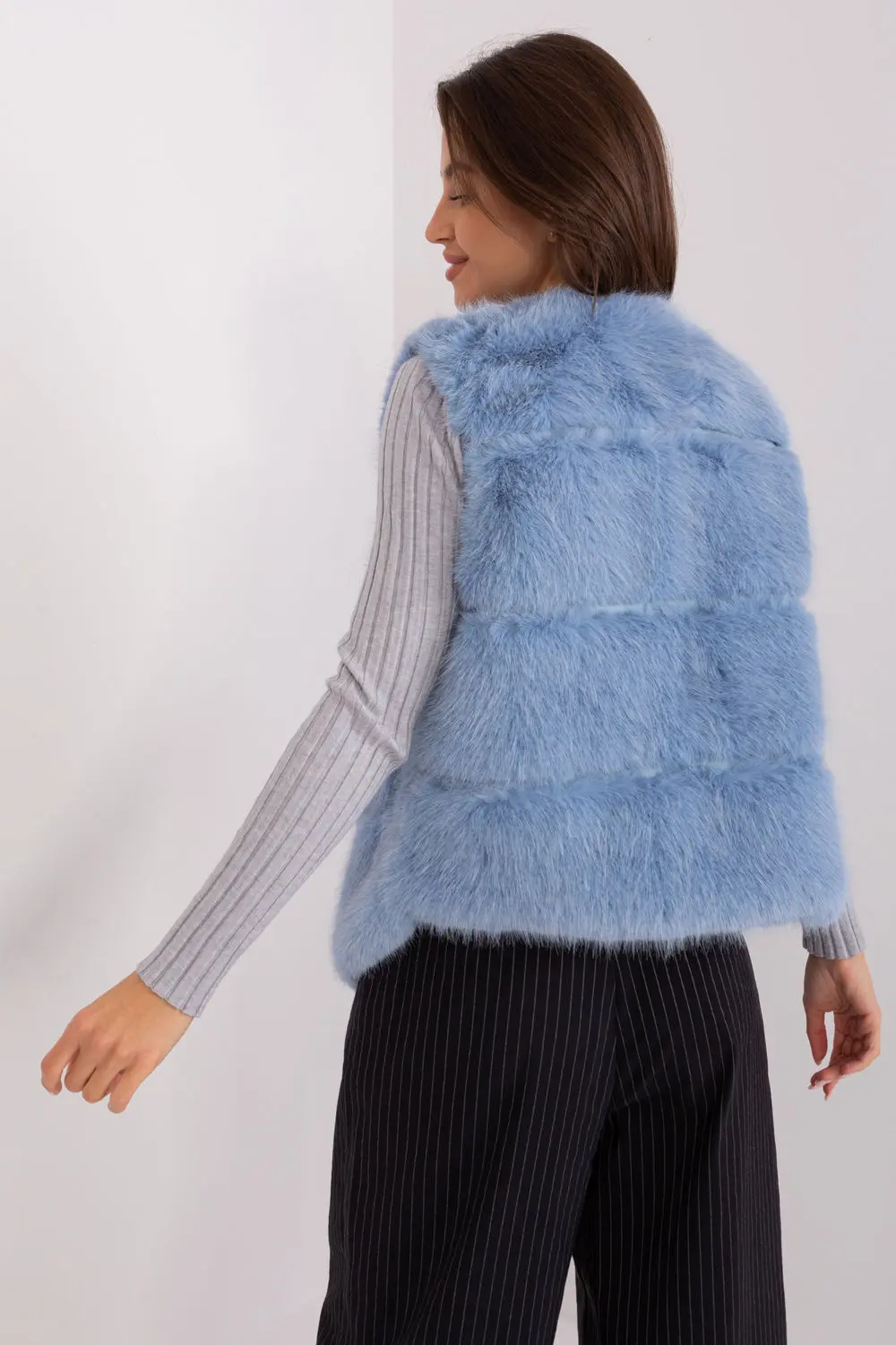 Gilet en fausse fourrure bleu – Image 3