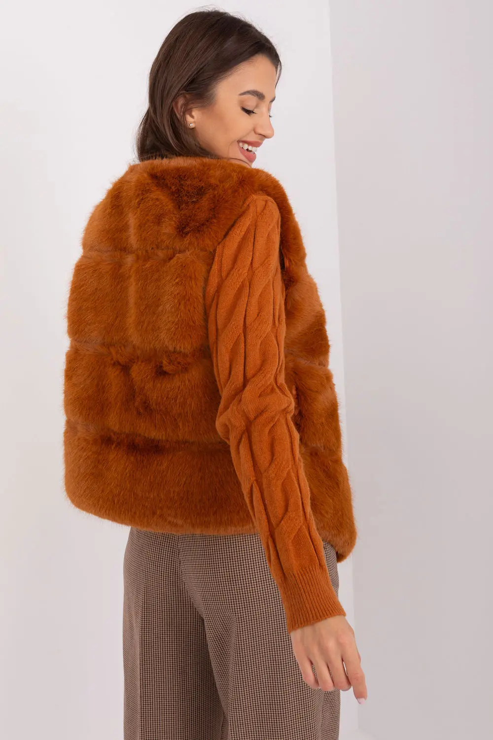 Gilet en fausse fourrure brun – Image 3