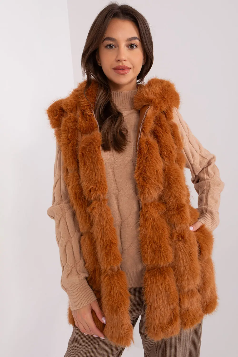Gilet en fausse fourrure brun à capuche